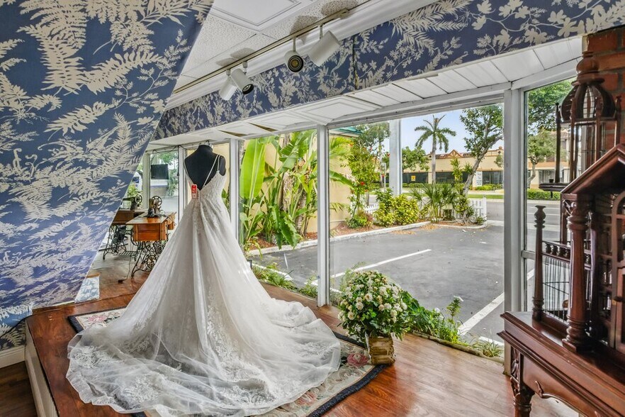 More Photos Of 4066 Broward Blvd, Fort Lauderdale Storefront Retail Office For Sale