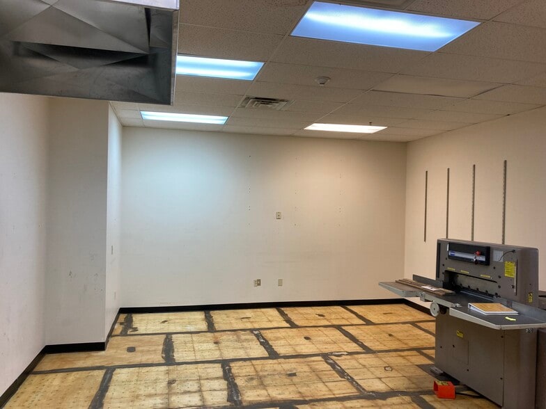 More Photos Of 2 W 1st St, Duluth Storefront For Sale