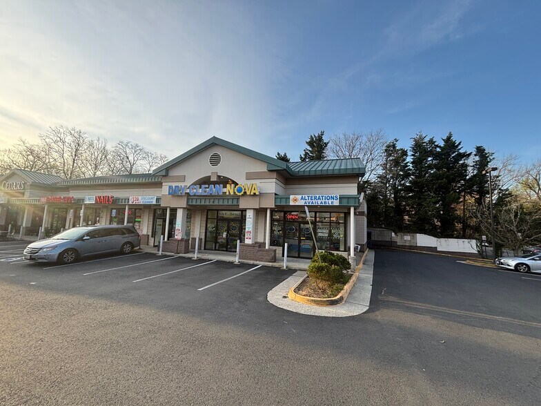More Photos Of 8621-8629 Lee Hwy, Fairfax Freestanding For Lease
