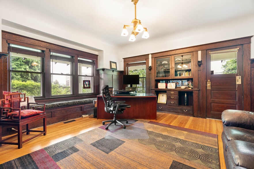 More Photos Of 3906 SW Kelly Ave, Portland Medical For Sale