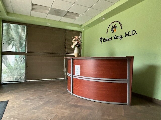 More Photos Of 406 E Vanderbilt Way, San Bernardino Medical For Sale