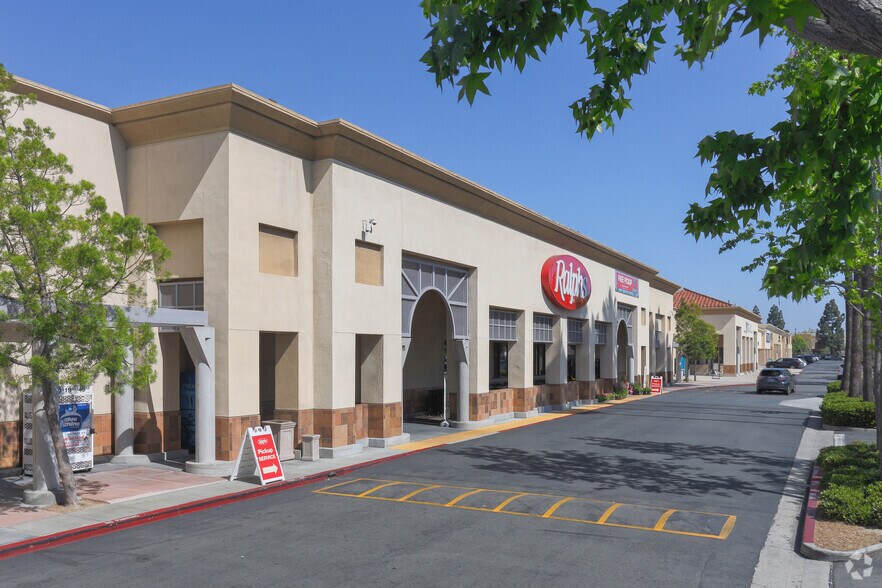 More Photos Of 18279-18517 Brookhurst St, Fountain Valley Unknown For Lease