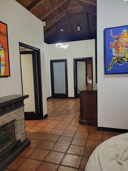 More Photos Of 2323 N Walton Walker Blvd, Dallas Office For Sale