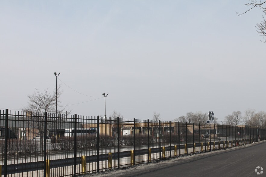 More Photos Of 825 E 99th St, Chicago Manufacturing For Lease