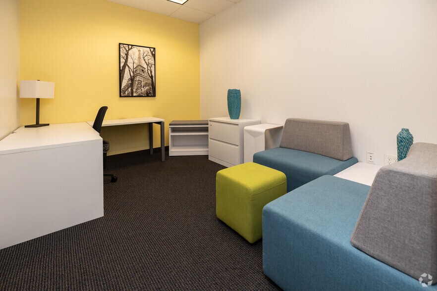 More Photos Of 841 Prudential Dr, Jacksonville Coworking Space