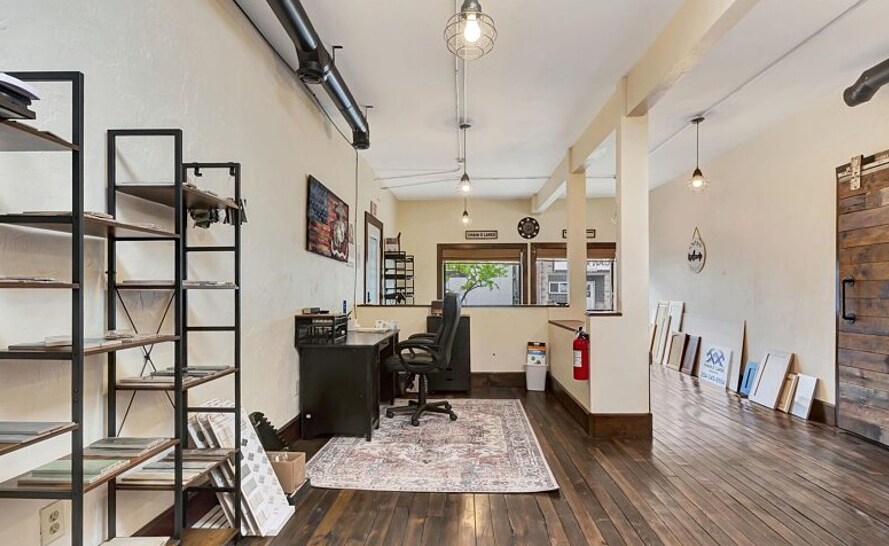 More Photos Of 114 E Main St, Weyauwega Storefront Retail Residential For Sale
