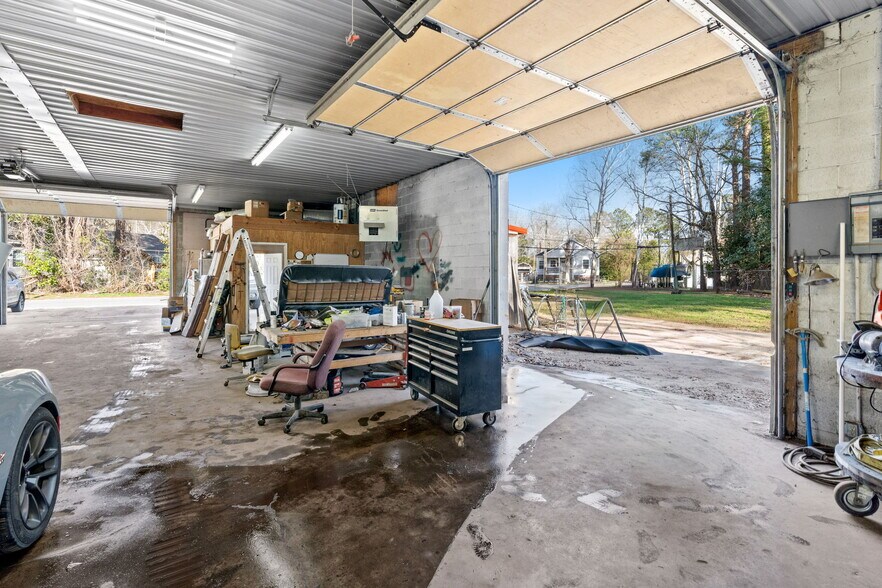 More Photos Of 101 Watering St, Tabor City Flex For Sale