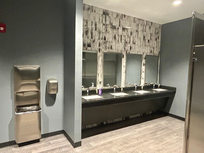 More Photos Of 3649 Mintwood St, Pittsburgh Loft Creative Space For Lease