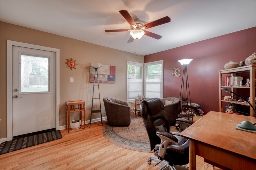 More Photos Of 13803 Ann Pl, Austin Office For Sale
