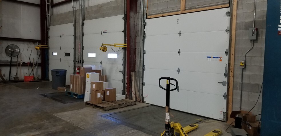 More Photos Of 14 Kane Ln, Taylor Warehouse For Sale
