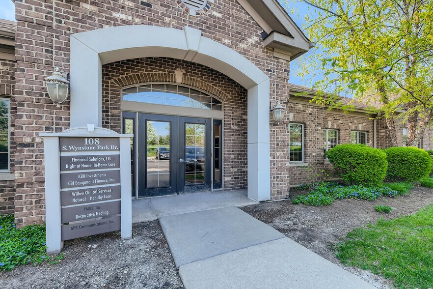 More Photos Of 108 S Wynstone Park Dr, North Barrington Office For Lease