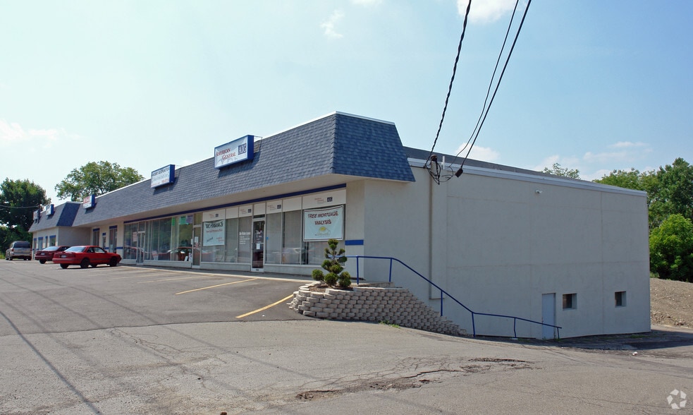 Primary Photo Of 1901-1907 Vestal Pky E, Vestal Township Office For Lease