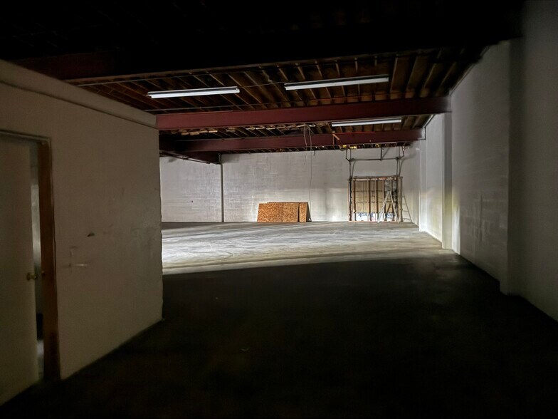 More Photos Of 410 8th St, Gloucester City Light Distribution For Sale