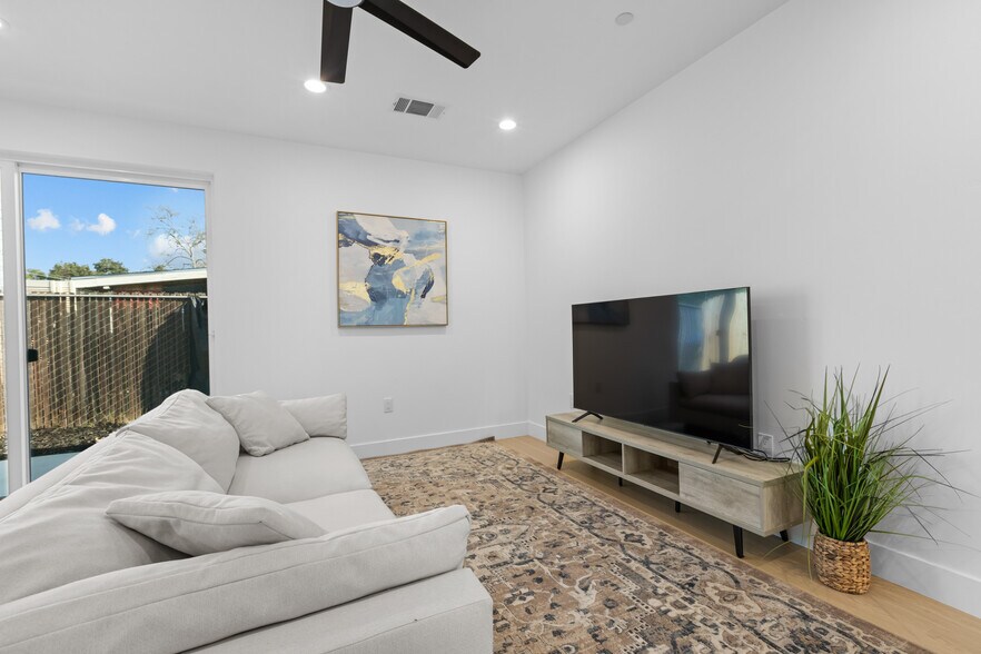 More Photos Of 4401 El Camino Ave, Sacramento Apartments For Sale