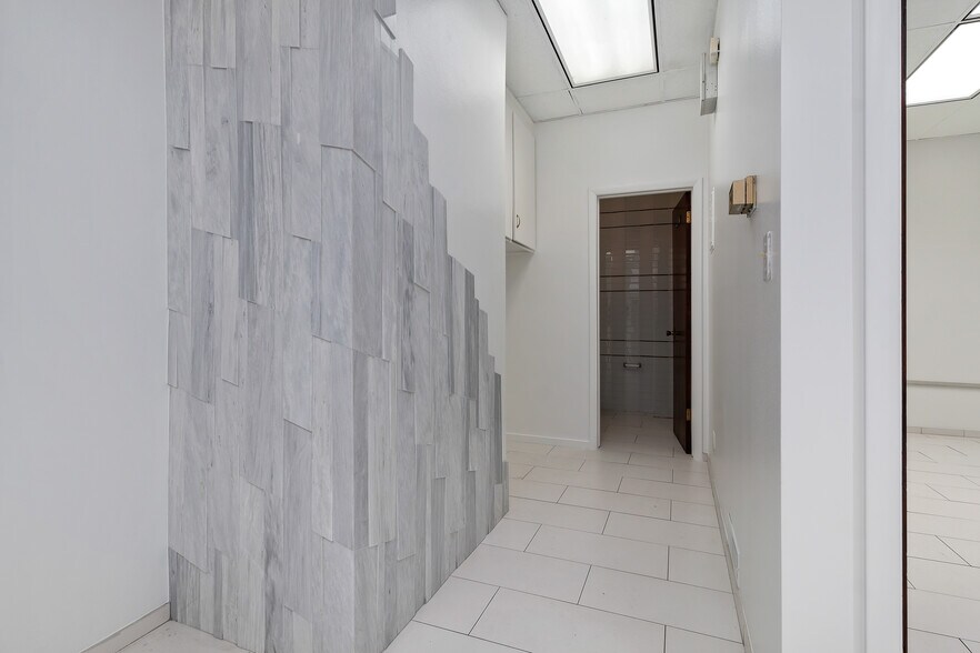 More Photos Of 2330 S Main St, Salt Lake City Office For Lease