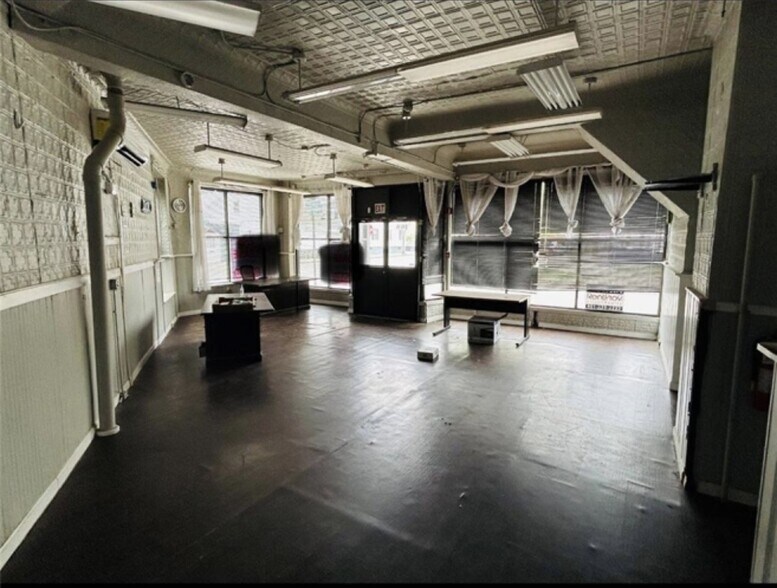 More Photos Of 168 Dean St, Providence Storefront Retail Residential For Lease