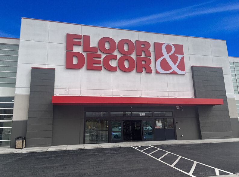 Primary Photo Of 4355 S Grand Canyon Dr, Las Vegas General Retail For Lease