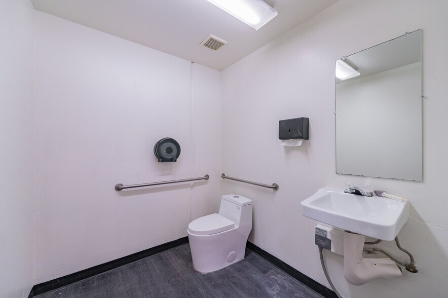 More Photos Of 12346 Valley Blvd, El Monte Warehouse For Sale