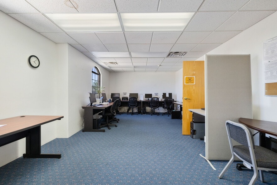 More Photos Of 221 N Marina St, Prescott Medical For Lease