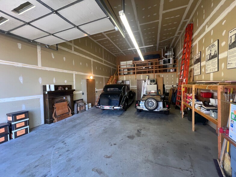 More Photos Of 2707 W Eisenhower Blvd, Loveland Warehouse For Lease