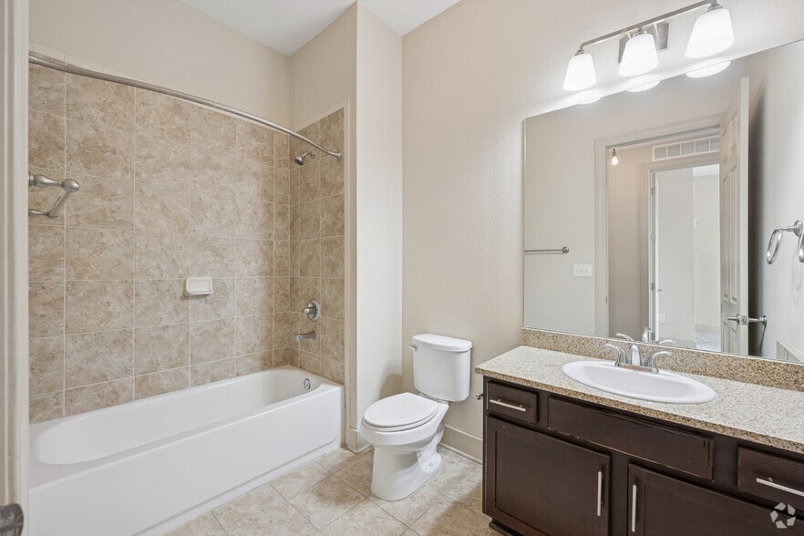 More Photos Of 79 Commerce St, Montgomery Apartments For Lease