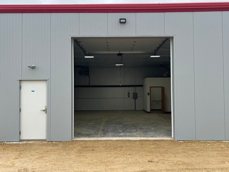 More Photos Of 4250 Acker Dr, Madison Self Storage For Lease