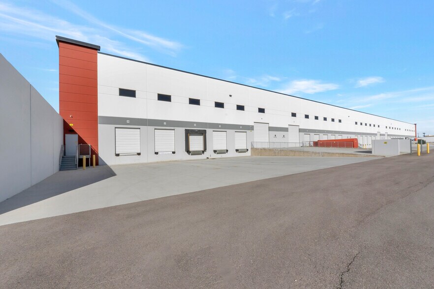 More Photos Of 11400 S Mountain View Cor, South Jordan Distribution For Lease