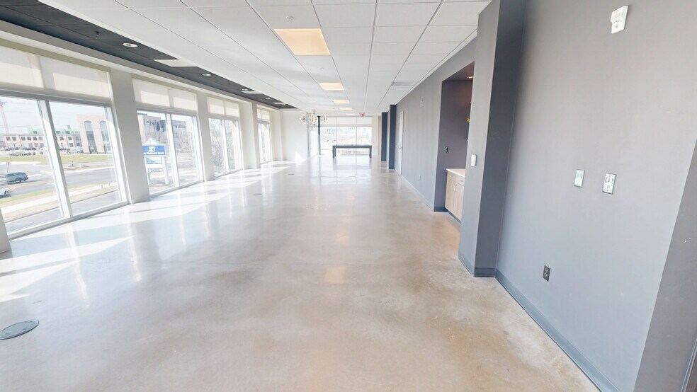 More Photos Of 3701 S Pinnacle Hills Pky, Rogers Bank For Lease