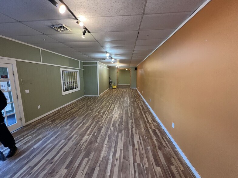 More Photos Of 43 Grove St, Peterborough Freestanding For Lease