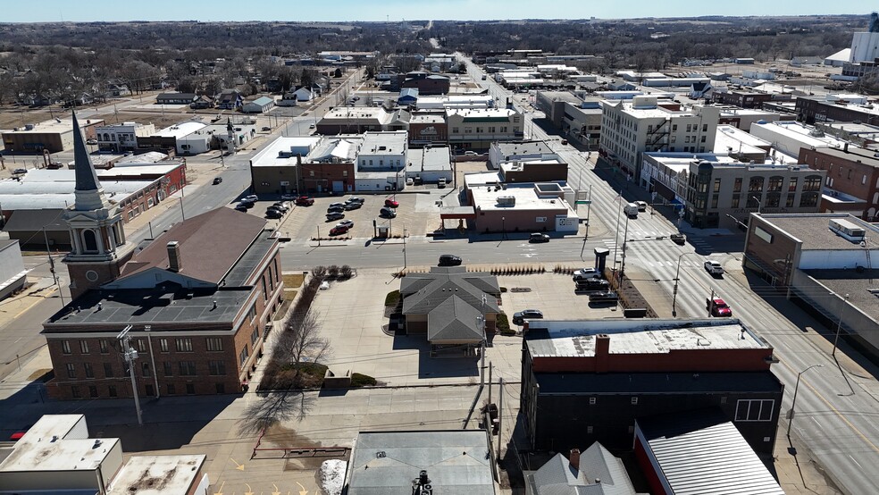 More Photos Of 200 N 6th St, Beatrice Bank For Lease