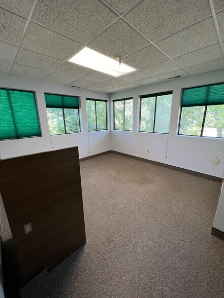 More Photos Of 10520 Wayzata Blvd, Hopkins Office Residential For Lease