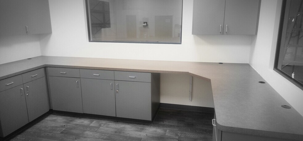 More Photos Of 4875 Longley Ln, Reno Showroom For Lease