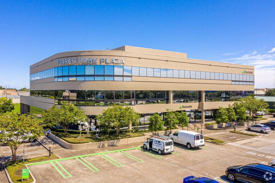 Primary Photo Of 8301 W Judge Perez Dr, Chalmette Office For Lease