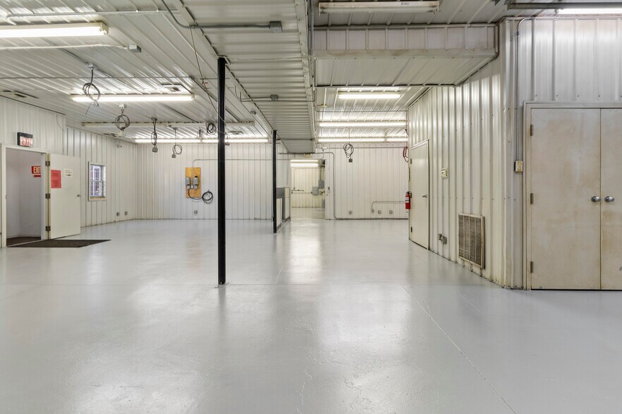 More Photos Of 2213 Duke St, Indianapolis Warehouse For Sale