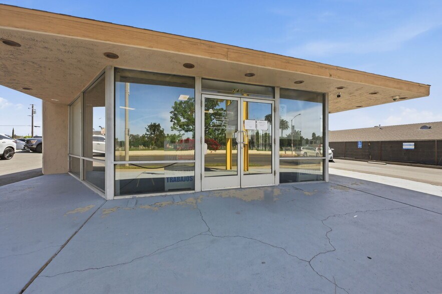 More Photos Of 746 N Mountain Ave, Ontario Freestanding For Lease