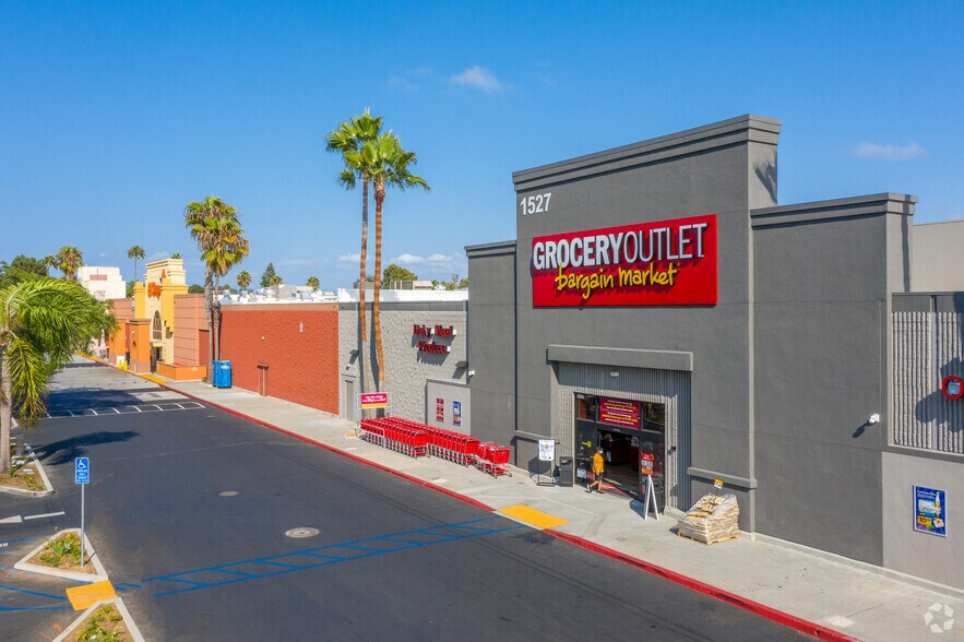Primary Photo Of 1527 Mission Ave, Oceanside General Retail For Lease