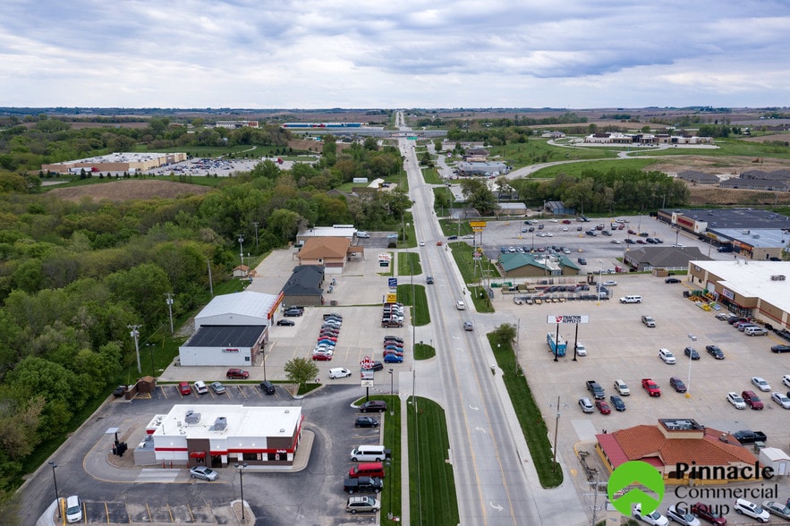 More Photos Of 1651 S 11th St, Nebraska City Showroom For Sale