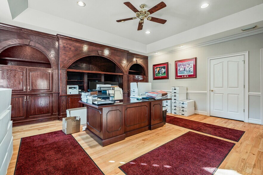 More Photos Of 5500 Watermelon Rd, Northport Medical For Lease