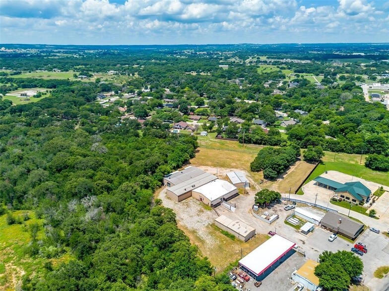 More Photos Of 640 E Highway 199, Springtown Warehouse For Lease