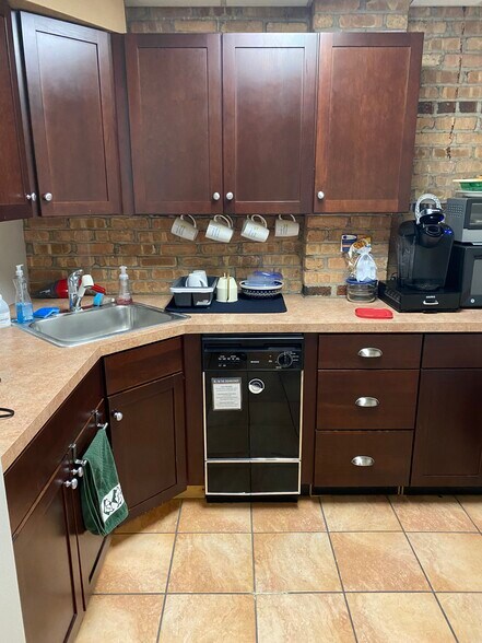 More Photos Of 223-229 Lake Ave, Traverse City Medical For Lease