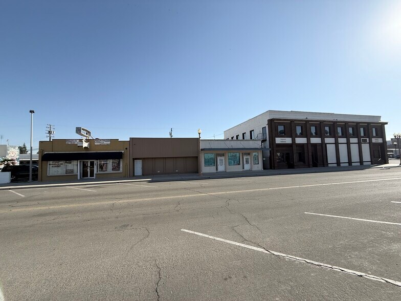 More Photos Of 2015 1st St, Selma Freestanding For Sale
