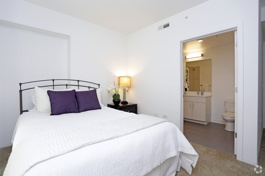 More Photos Of 847 Chicago Ave, Evanston Apartments For Lease