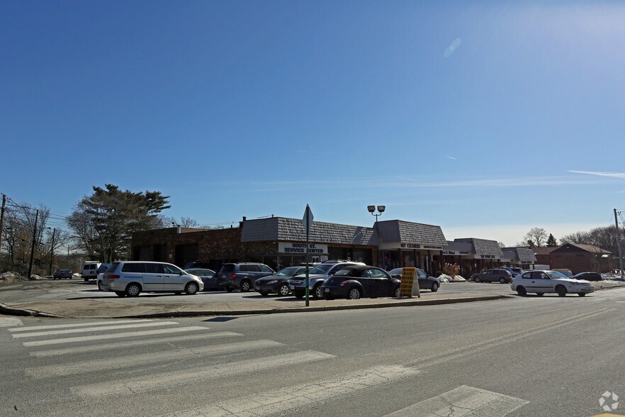 Primary Photo Of 580 South St, Waltham Unknown For Lease