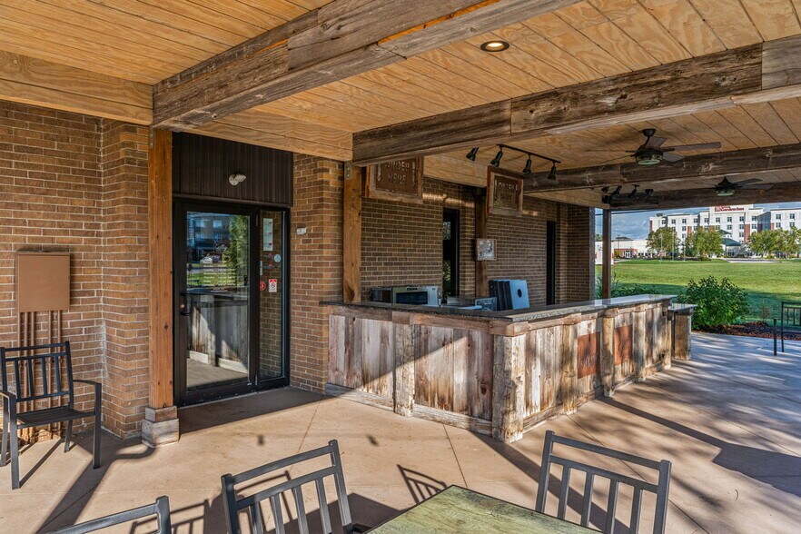 More Photos Of 1720 North Ridge Rd, Findlay General Retail For Sale