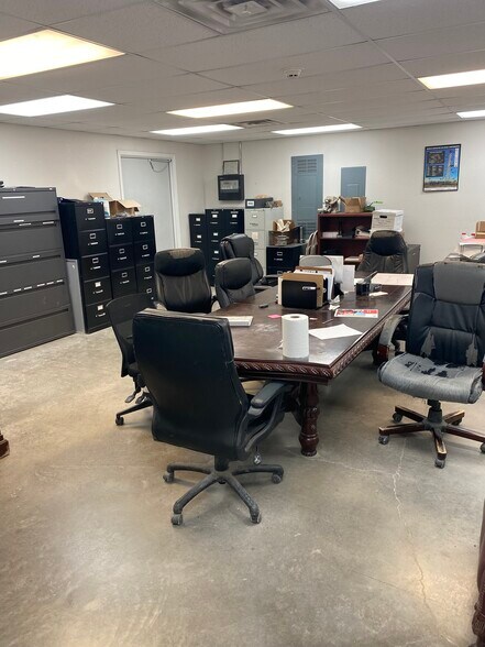 More Photos Of 3431 S County Rd W, Odessa Warehouse For Lease