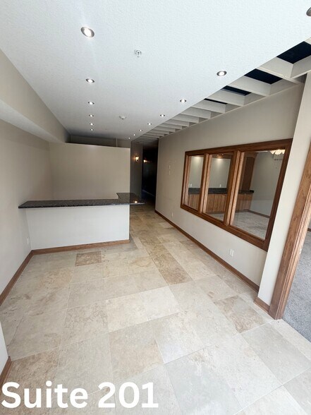 More Photos Of 6500 University Ave, Windsor Heights Apartments For Lease