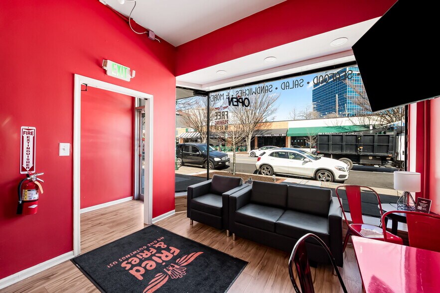 More Photos Of 13 W Allegheny Ave, Towson Storefront For Sale