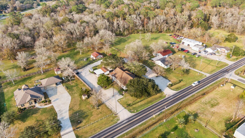 More Photos Of 4319 N FM 565 Rd, Mont Belvieu Coworking Space