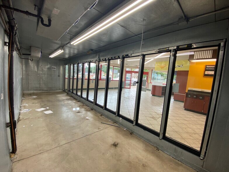 More Photos Of 516 W Liberty St, Wooster Service Station For Sale