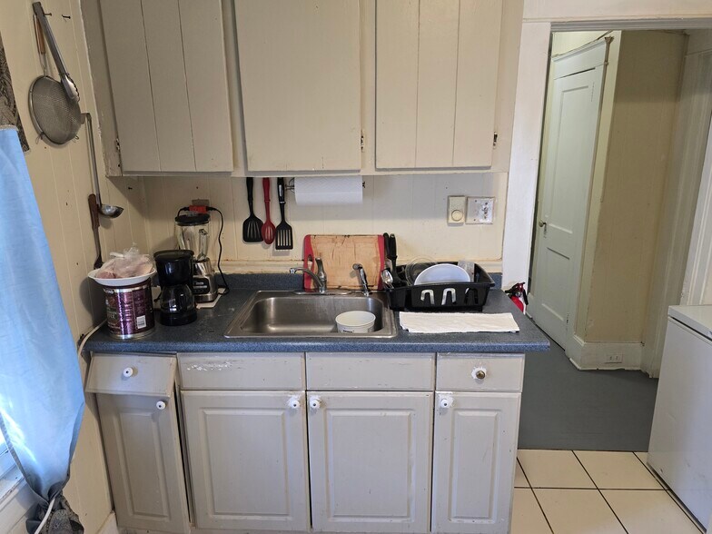 More Photos Of 221 Spring St, Newton Apartments For Sale